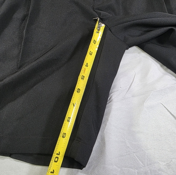 Jos. A. Bank Black Pleat Front Men's Traveler Shorts - Picture 4 of 5